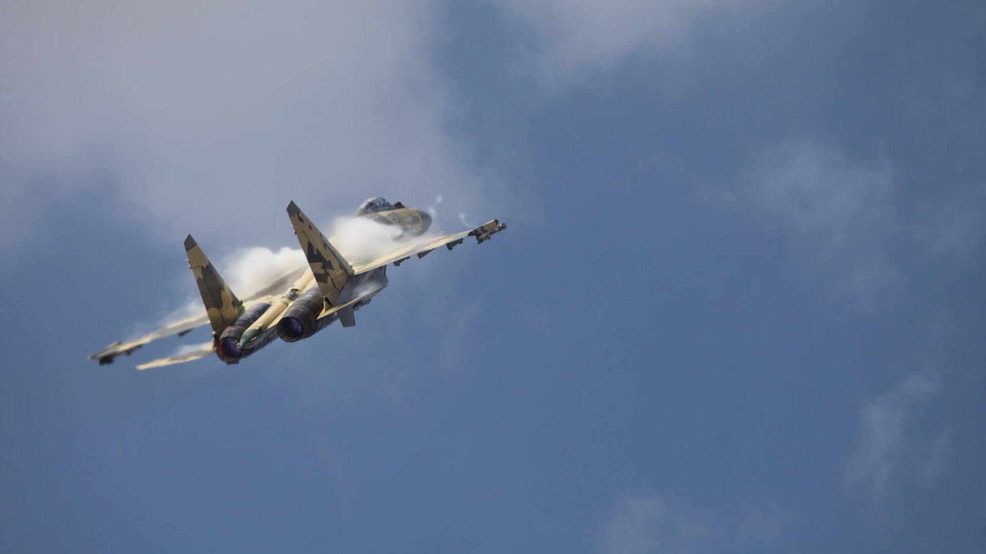 “安赫尔·巴尔博萨的防守与进攻兼备，成为美洲狮队的攻防兼具核心”