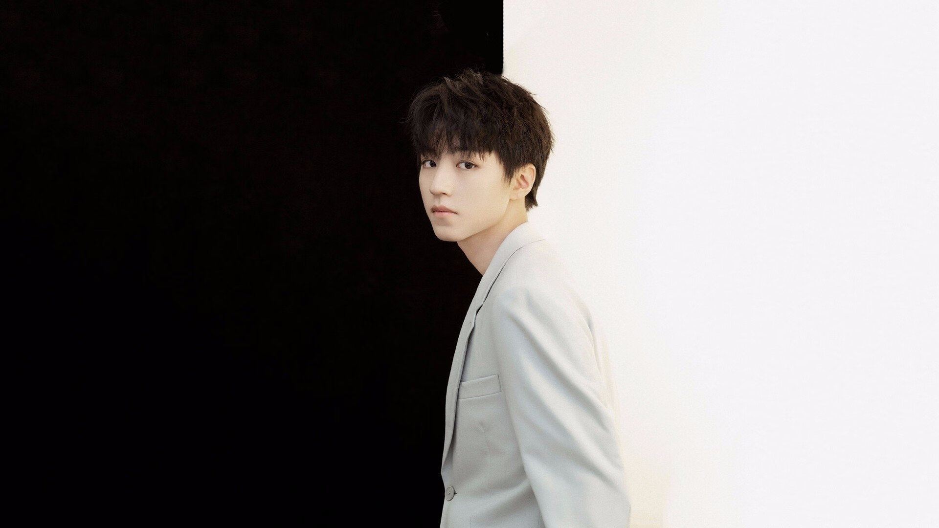 开云·体育官网-史密斯女子50米仰泳决赛表现亮眼，史密斯女子50米仰泳决赛表现亮眼视频